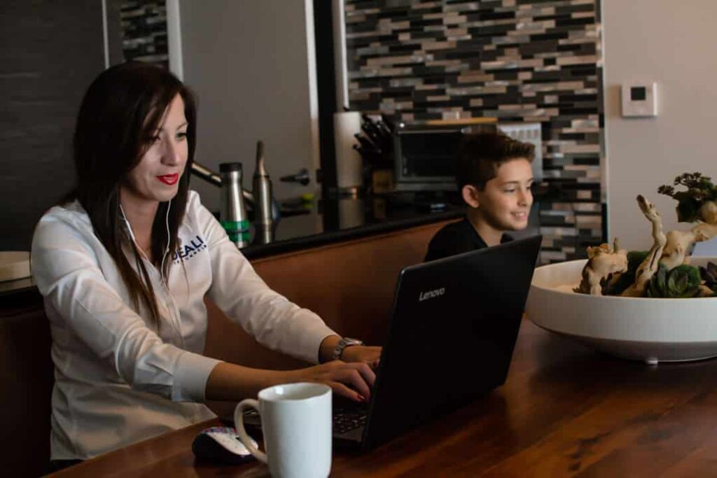 4 Tips to Reduce Distractions While Working From Home